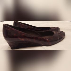 Stuart Weitzman Tortoise Wedge shoes size 9.5